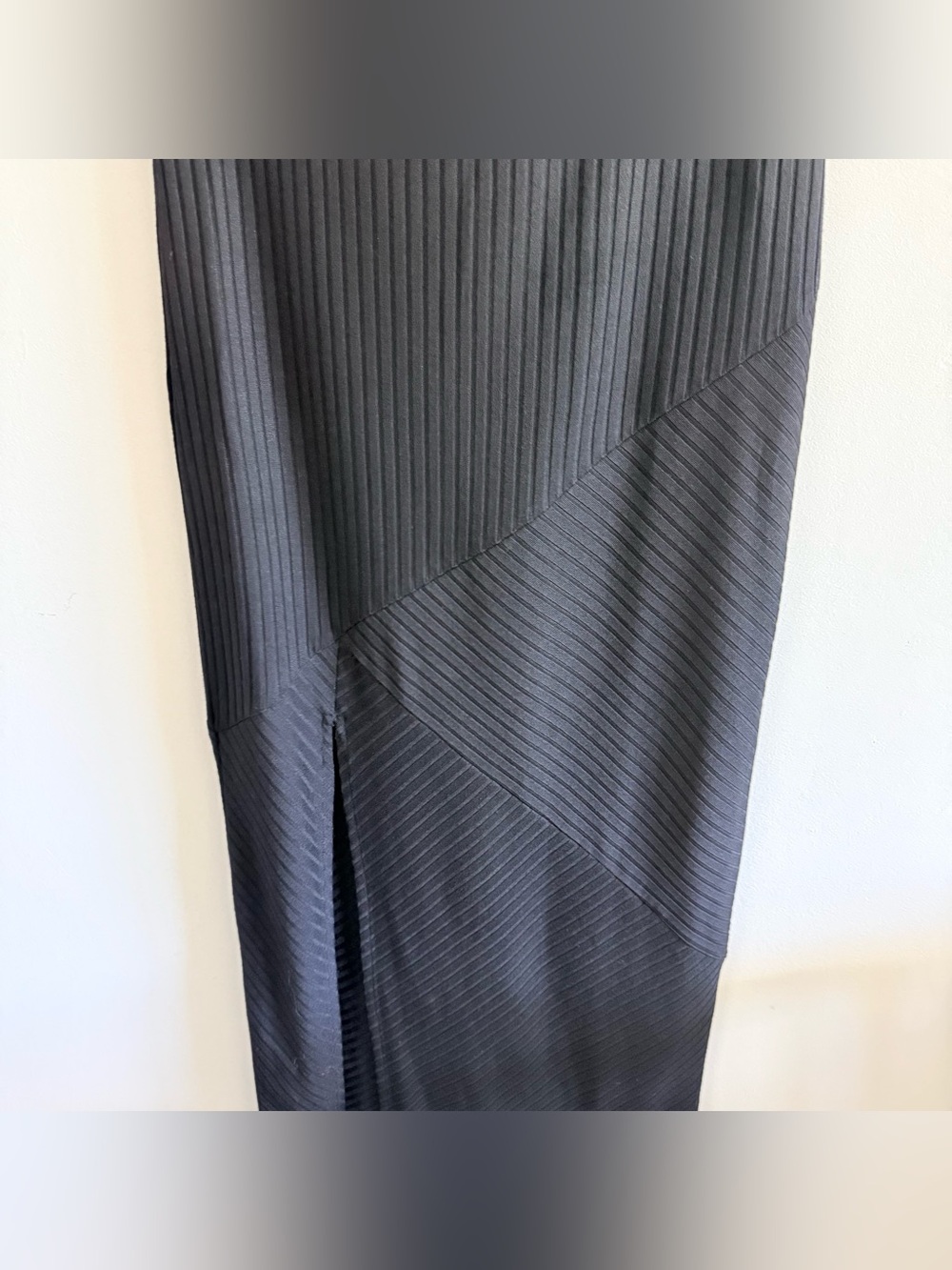 NWOT MINKPINK Revolve Black Ribbed Bodycon Midi Skirt | XS - Picture 4 of 7